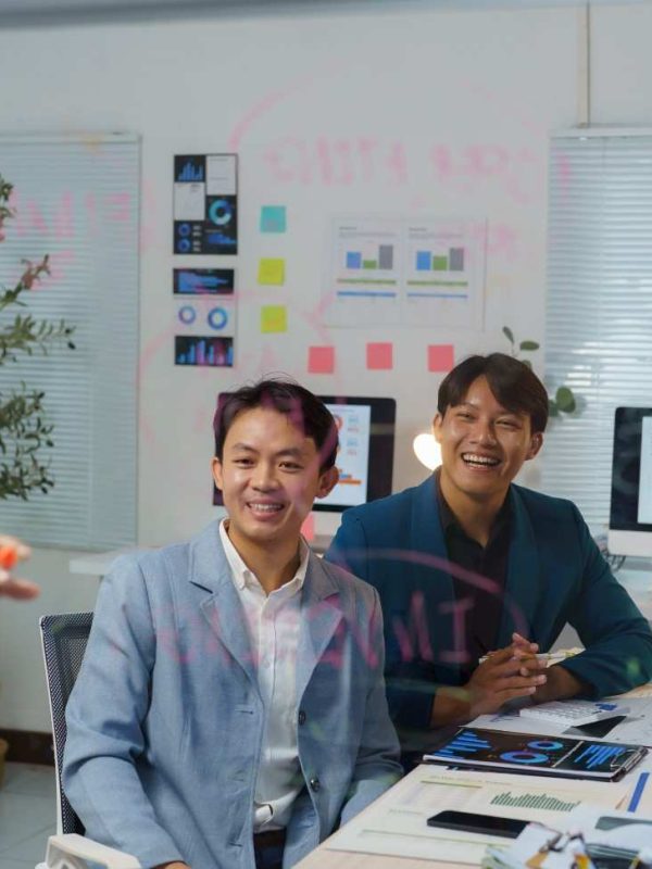 happy-asian-businesswoman-leading-a-brainstorming-2025-02-20-08-00-00-utc