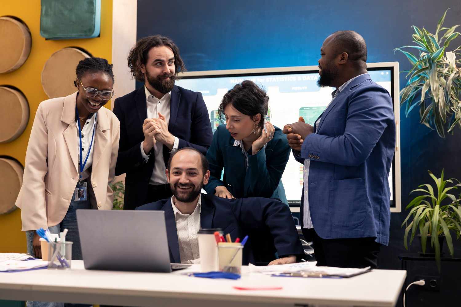 finances-team-look-at-stock-market-trends-and-cele-2025-02-20-02-07-07-utc (1) finances-team-look-at-stock-market-trends-and-cele-2025-02-20-02-07-07-utc (1)