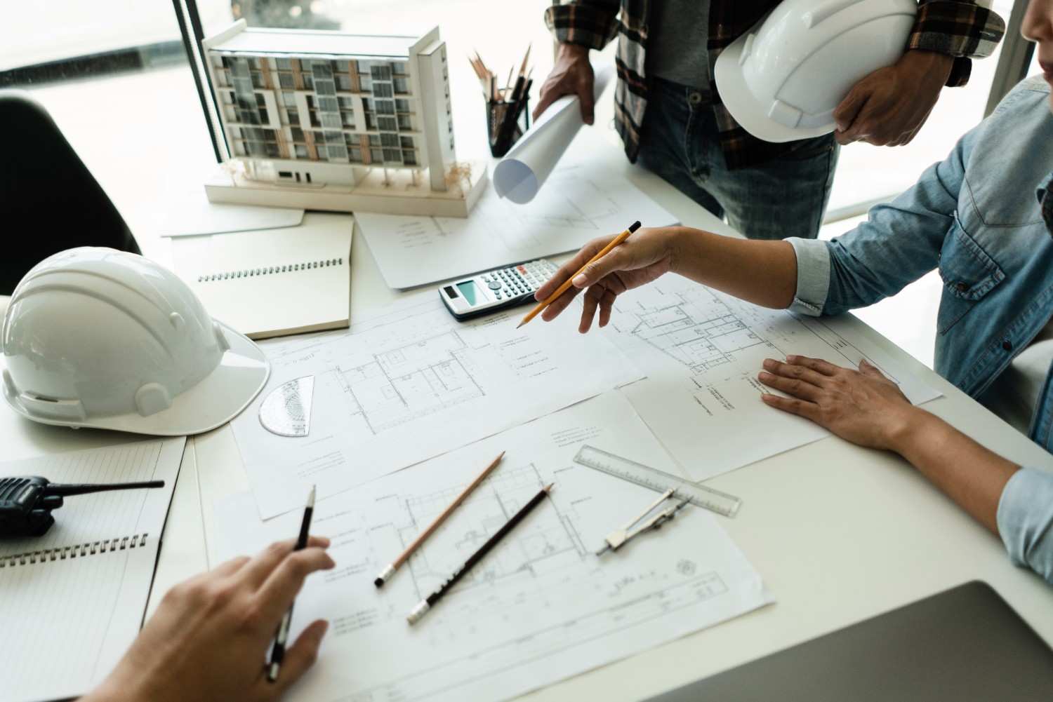 group-of-engineer-is-discussion-and-brainstorming-2025-03-08-00-23-04-utc